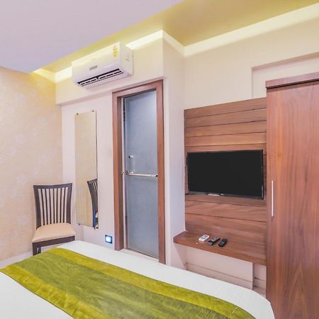 Oxford Hotel Powai Mumbai Exterior photo